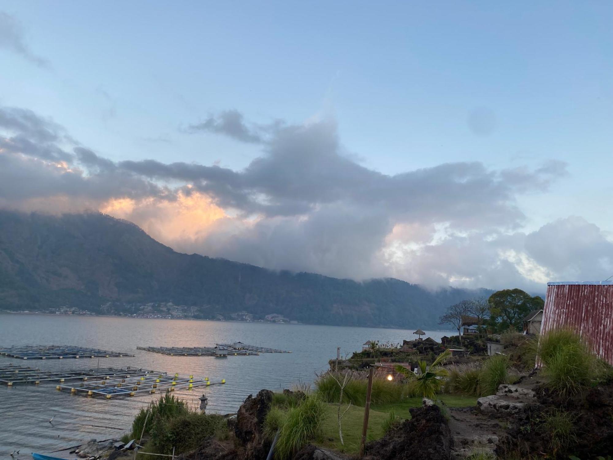 D' Tepi Danau Glamping Hotell Kintamani Exteriör bild